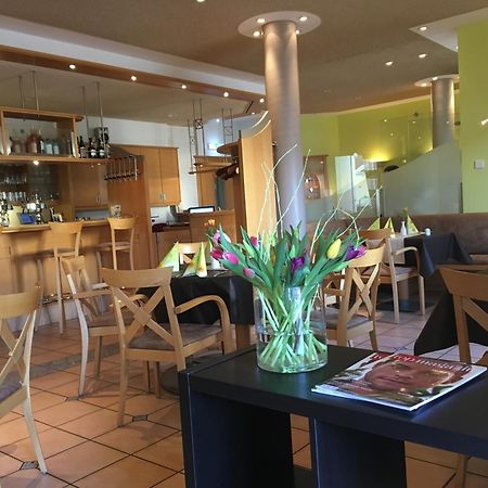 Warias Hotel & Restaurant Braunsbedra Buitenkant foto