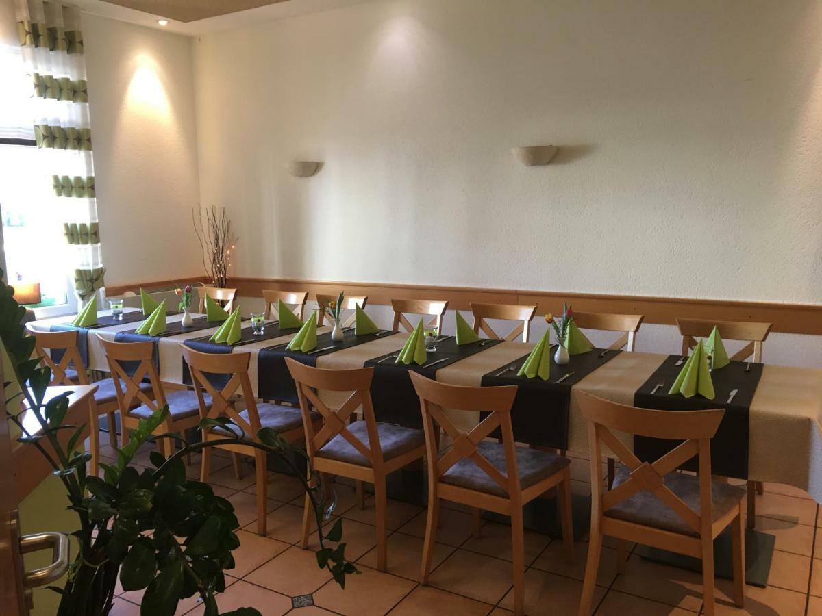 Warias Hotel & Restaurant Braunsbedra Buitenkant foto