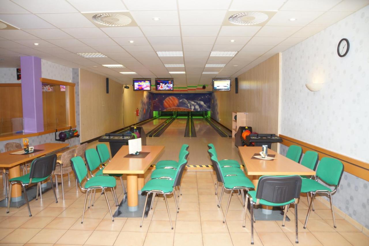 Warias Hotel & Restaurant Braunsbedra Buitenkant foto